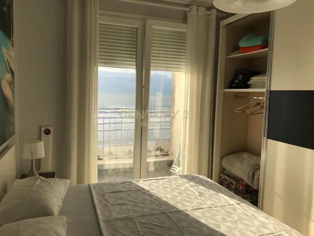 Sea View Apartment Dıraç Dış mekan fotoğraf